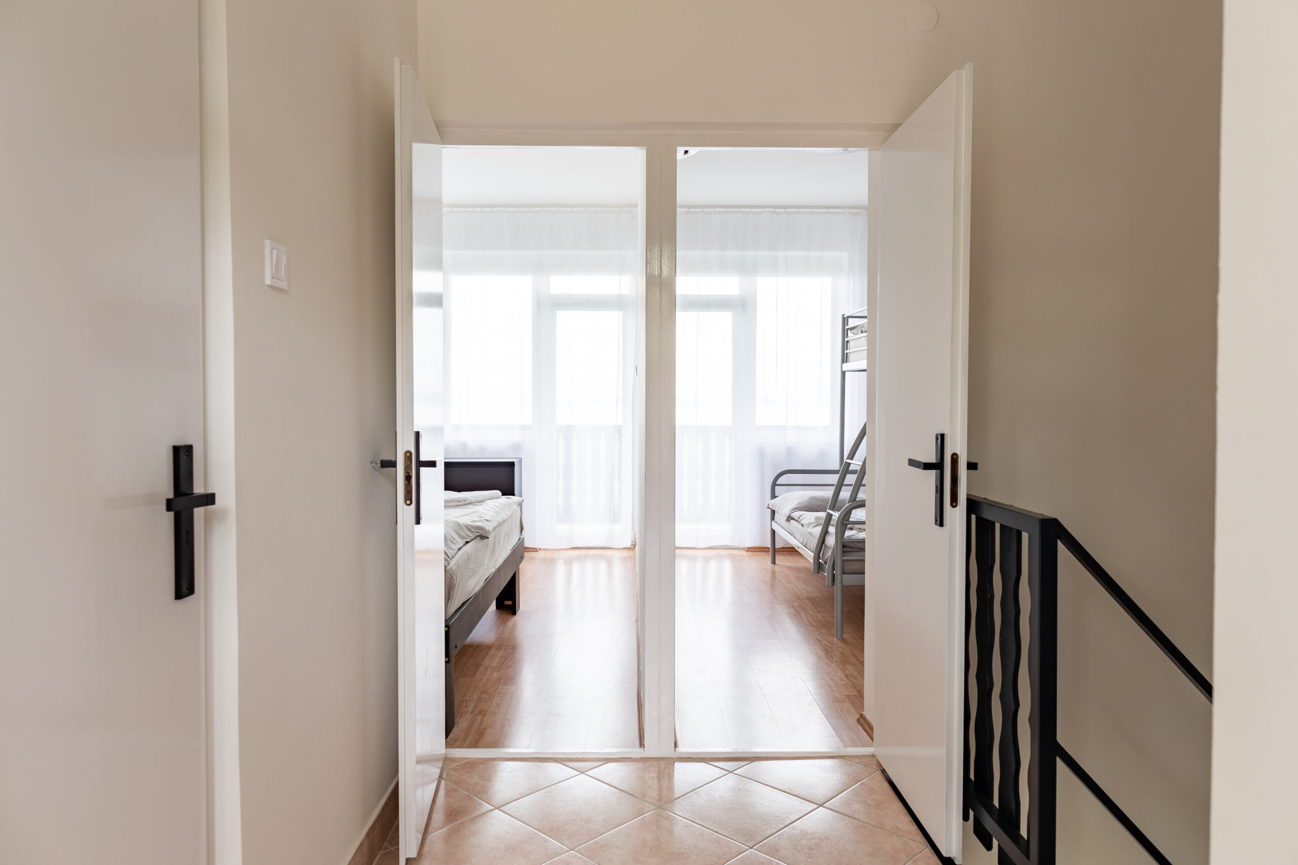 Modern hálószoba balatoni nyaraláshoz