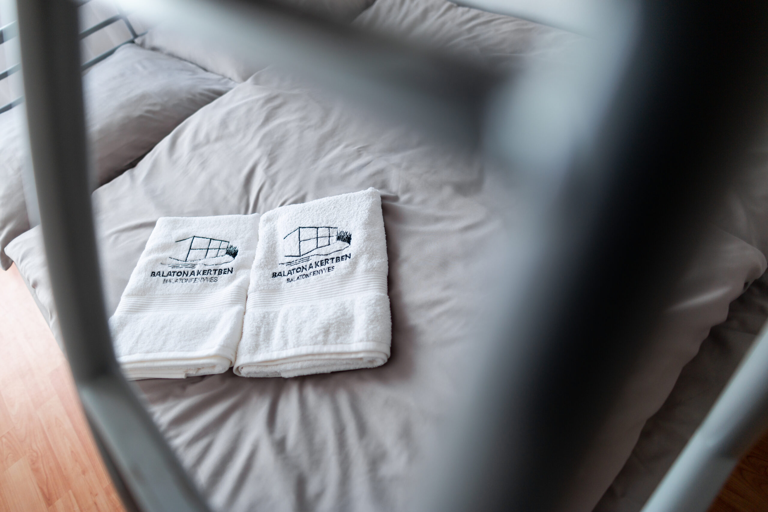 Balaton a kertben-12