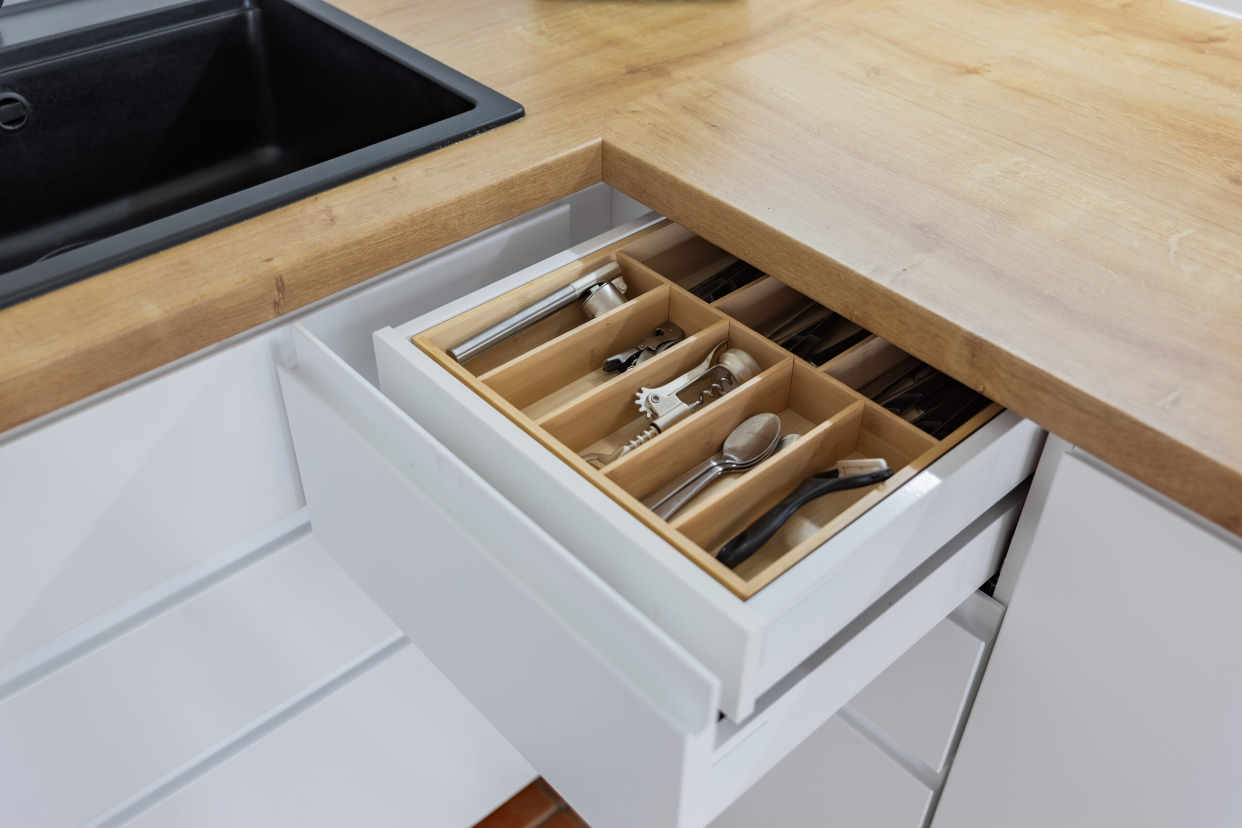 Modern konyha Balatonfenyvesi apartmanban