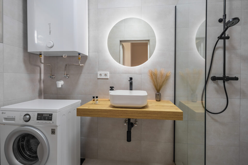 Praktikus fürdőszoba a gondtalan balatoni pihenéshez